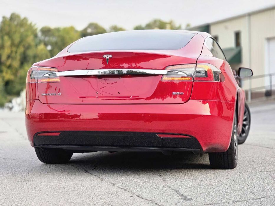 Tesla Model S P100D      2016