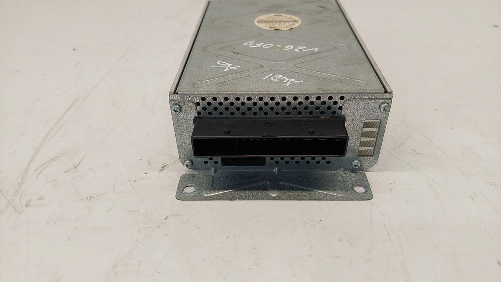Amplificador de colunas AUDI A6 (4F2, C6)