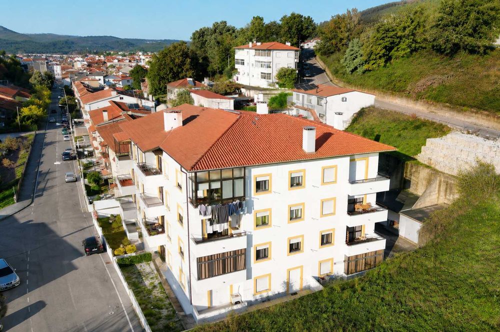 Arrendamento de apartamento t3 na Rua Congregação das Filhas de São José, em Arganil