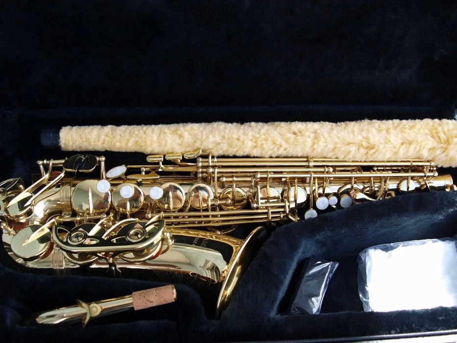 Saxofone Alto Yamato em Mi Bemol