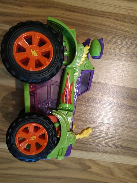 Samochód super zings duży