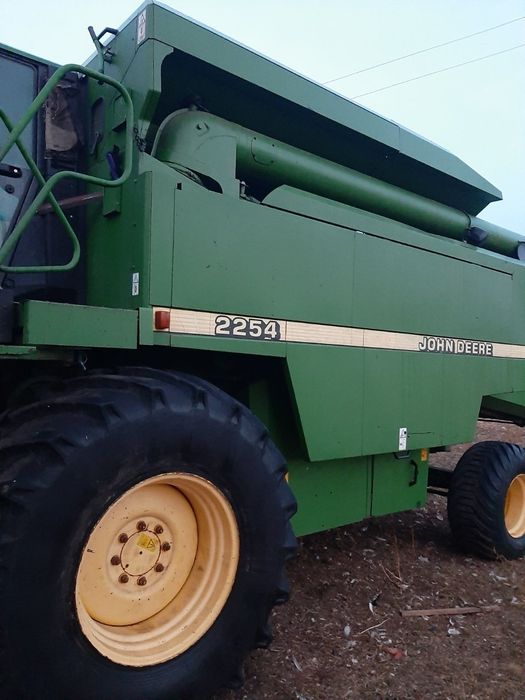 John Deere 2254.
