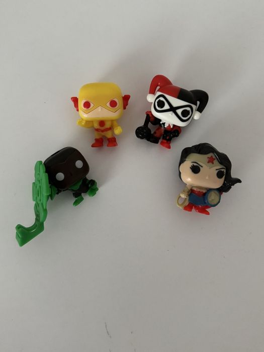 Фігурки DC - Kinder Joy