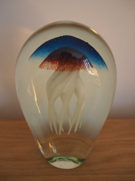 Szklany przycisk do papieru na biurko meduza wys.16 cm