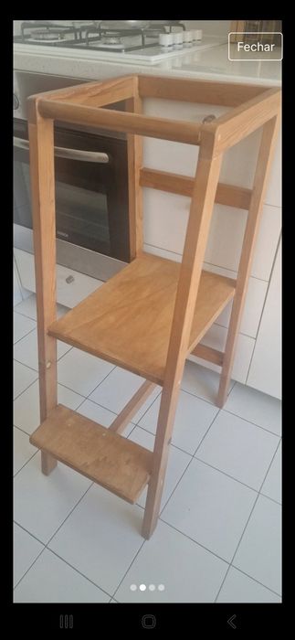 Torre de aprendizagem em madeira