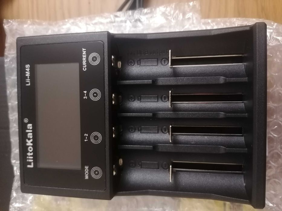 Carregador de baterias Liitokala Lii-M4S