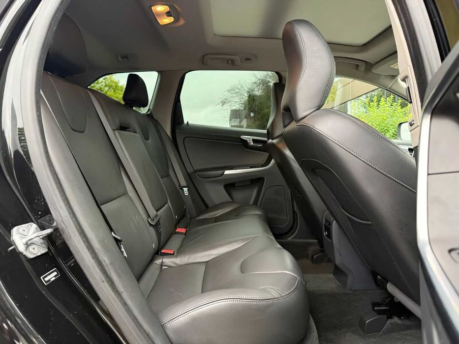 Volvo XC60      2016
