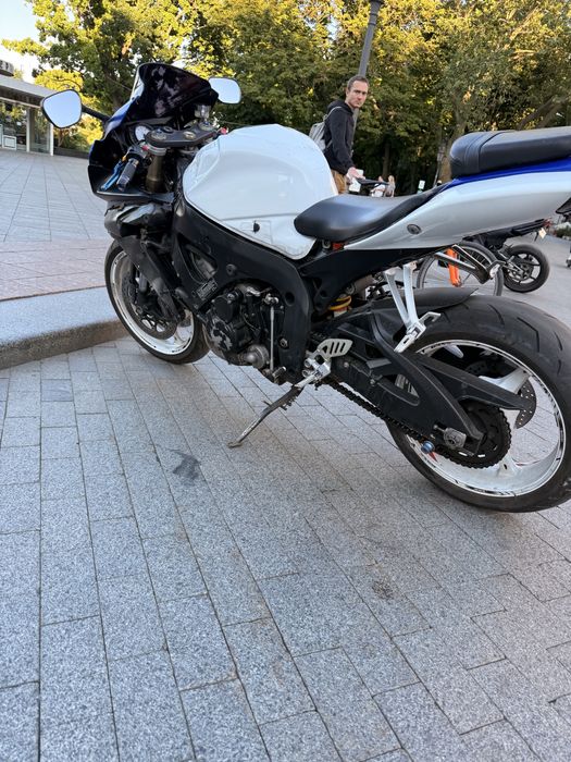 Suzuki GSX-R600 k6