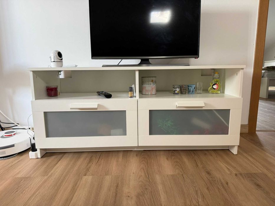 Móvel TV à venda – Com marcas de uso, preço acessível