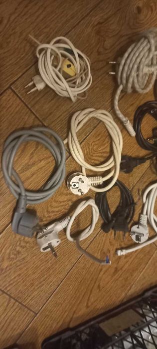 Кабель електричний. Подовжувач.Вимикач