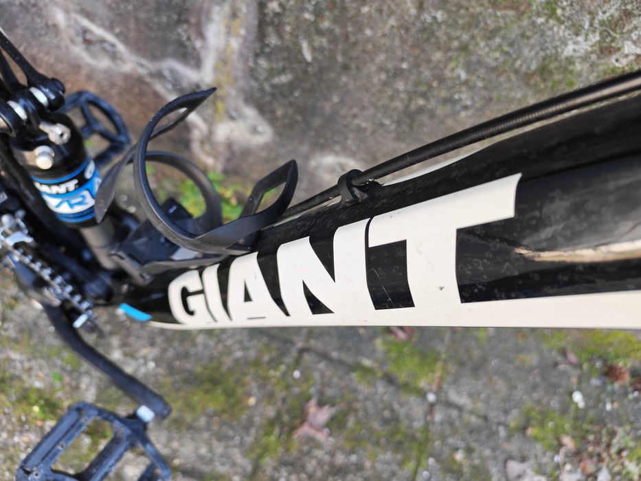 Bicicleta de suspensão total Giant Trance