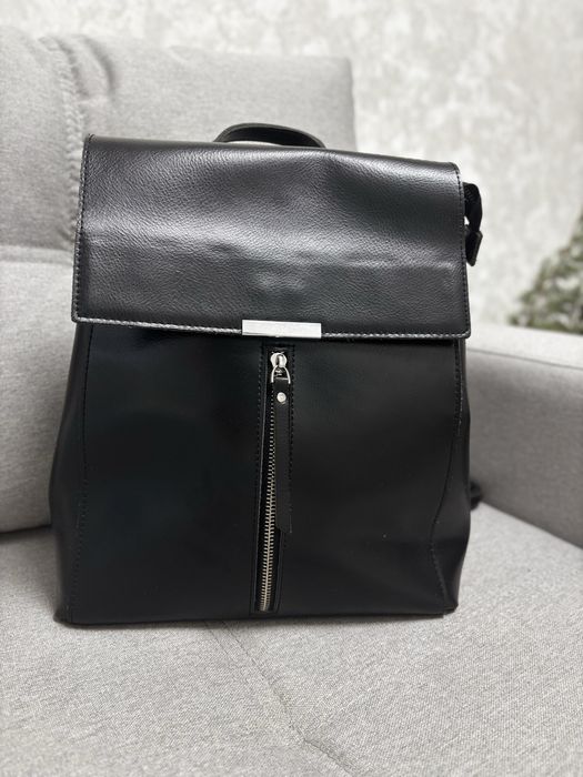 Шкіряна сумка чорного кольору