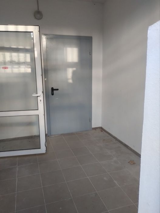 Ликвид!  "Реал Парк" Продам нежилое помещение 90 кв.м. Цоколь с окнами