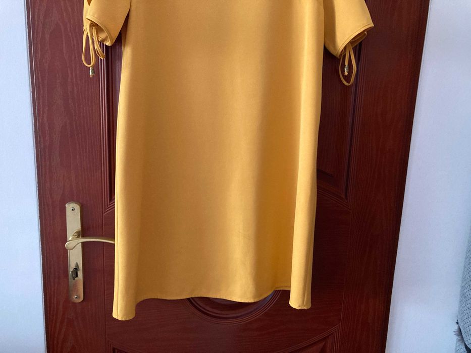 Sukienka musztardowa 44