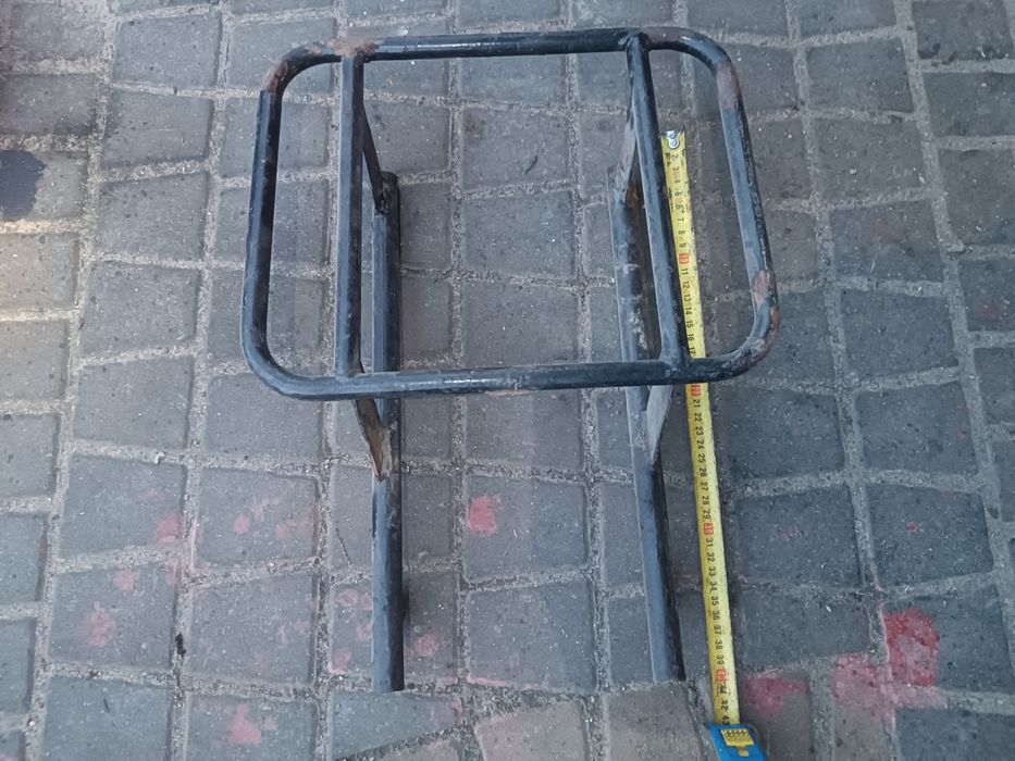 Stelaż pod kufer centralny motocyklowy
