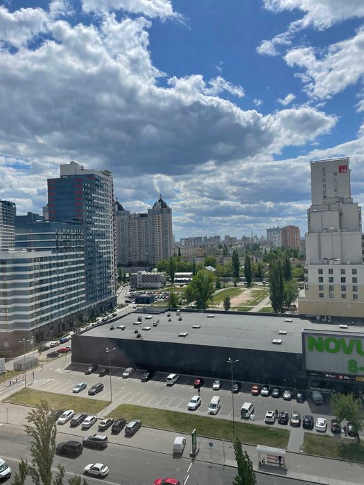 Здам офіс 17 м2, бізнес центр біля метро Лівобережна,вул. Сверстюка 19