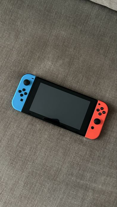 Nintendo Switch c/ Caixa + Bolsa