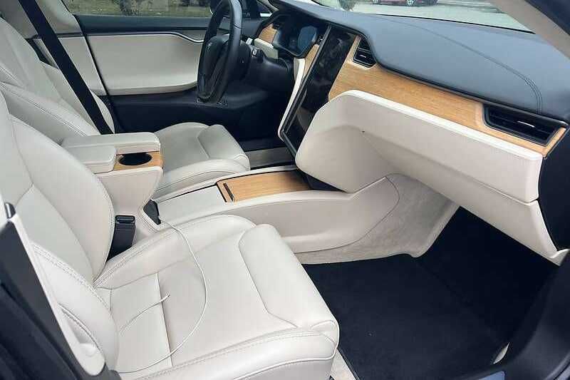 Tesla Model S 2018