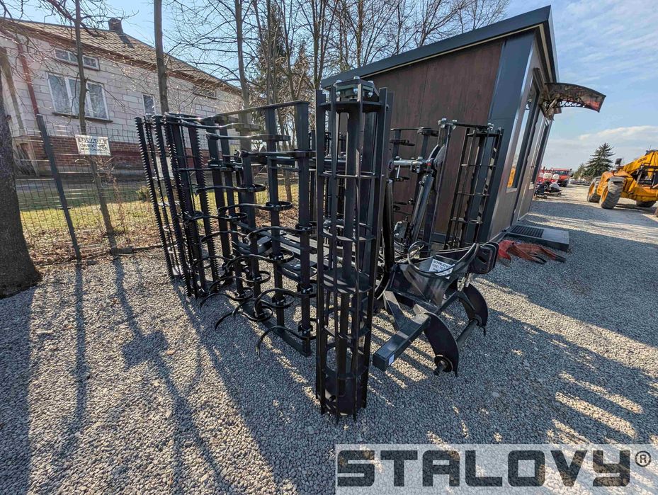 Agregat uprawowo-przedsiewny 2,2-5,6m 4 rzędy zębów wały strunowe