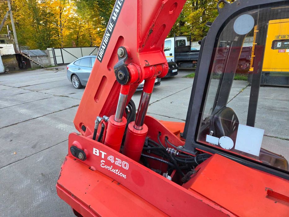 Телескопічний навантажувач, погружчик Manitou BT420, агро погрузчик
