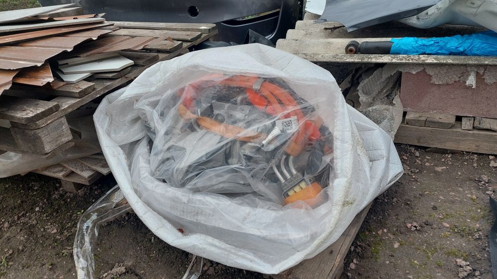 Chevrolet bolt euv 23