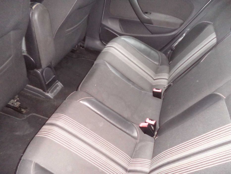 W  POLO  1.2-gasolina  180000 km-2013