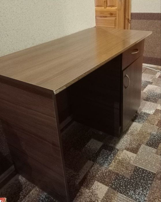 Стіл письмовий з шухлядою