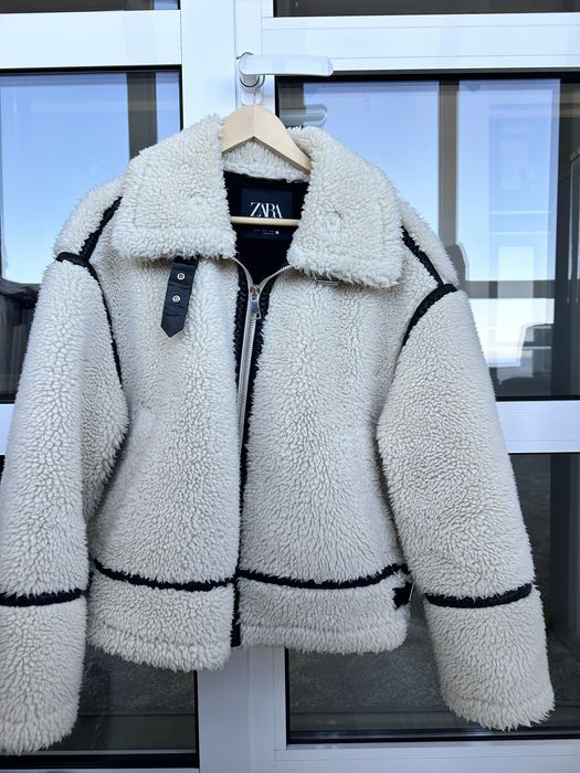 Дублянка куртка  ZARA біла, овчина