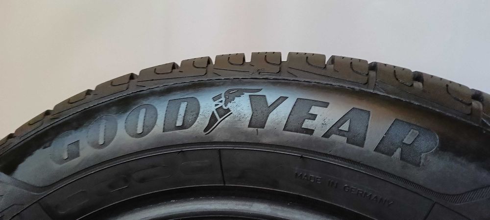 2X 225/60R18 104V Goodyear ultra grip Performance+ SUV 353E