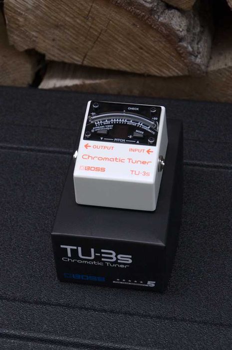Boss TU-3s chromatic tuner