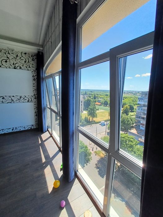 Продам 4кімнатну квартиру. 175кв.м.Центр.Власник