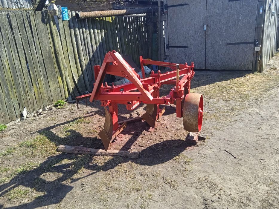 Продам плуг ПЛН 3-35 ціна 21000грн.