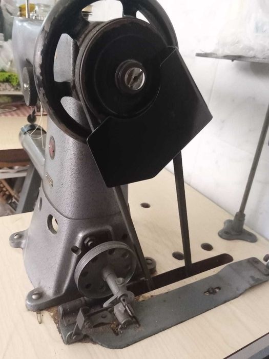 Máquina de costura industrial Singer