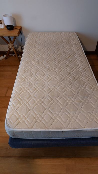Conjunto cama e colchão