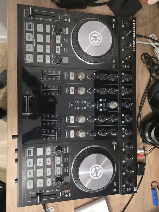 Kontroler DJ Native Instruments Traktor Kontrol S4 MK2