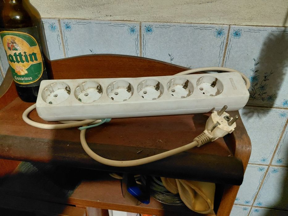 Extensão antiga em bom estado a funcionar 5€