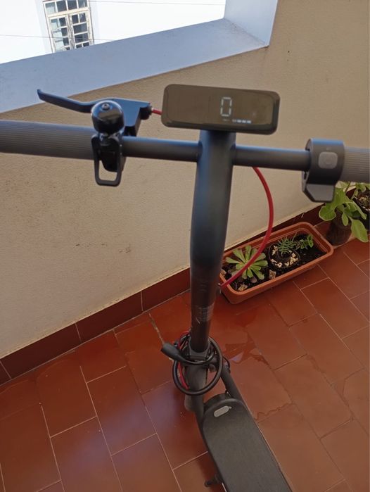 Trotinete elétrica NAVEE V25