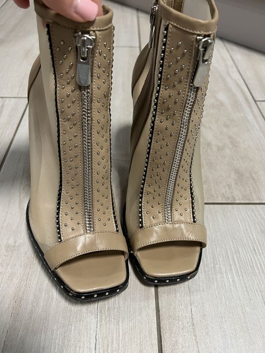 Продам женские босоножки кожаные