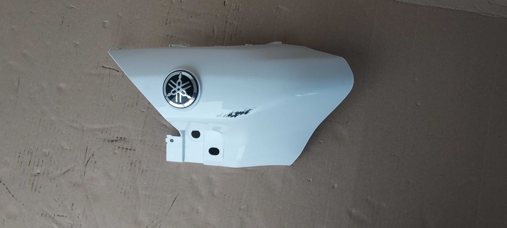 Owiewka osłona zbiornika boczek bok Yamaha Tracer 9  GT 2021 - MT09