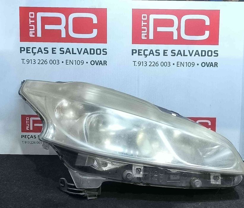 Ótica / Farol Direito 9802221280 - PEUGEOT 208 I