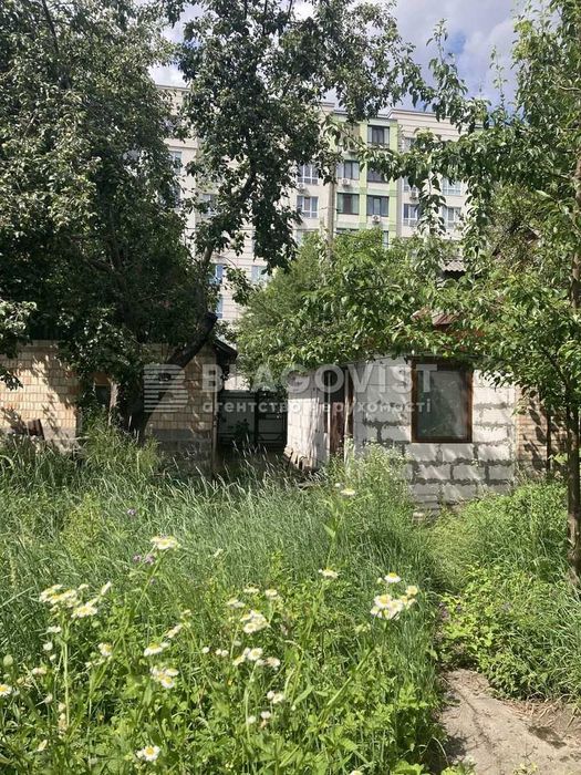 Продаж фасадної ділянки в центрі міста Вишневе,вул. Лесі Українки