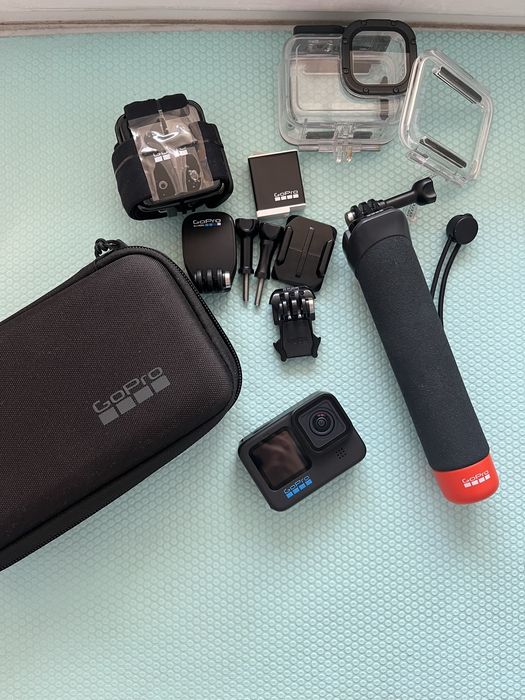 Камера GoPro 11 с комлектом оригинальных аксессуаров + карта памяти