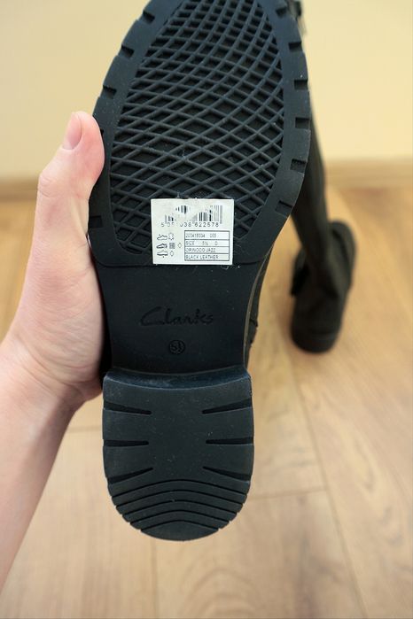 Жіночі чоботи,черевики Clarks