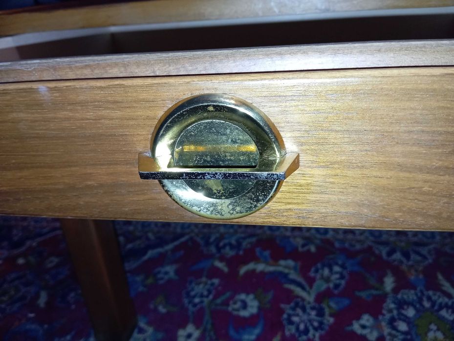 Konsolka w stylu mid centure