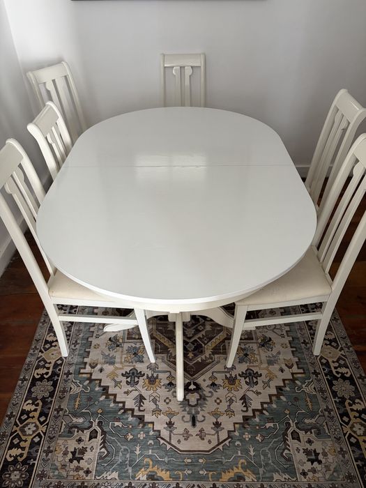 Mesa com 7 cadeiras