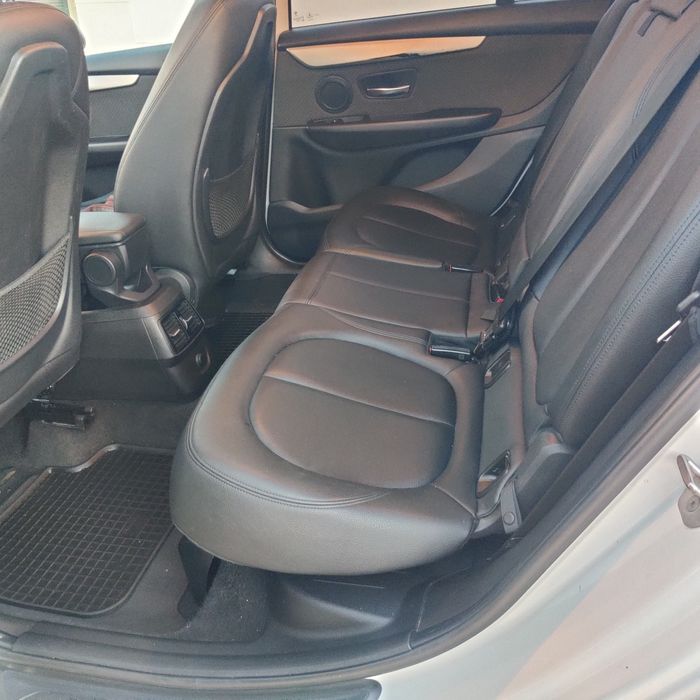 BMW 216d automática de 7 lugares