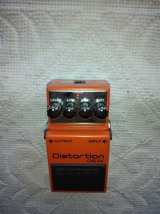 BOSS DS-1X pedal para guitarra