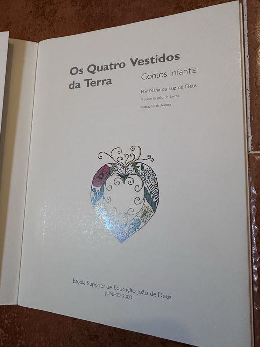 OS QUATRO VESTIDOS DA TERRA