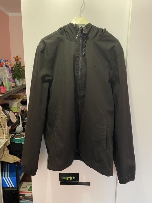 Kurtka przeciwdeszczowa ze ściągaczem