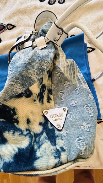 Torebka worek Guess